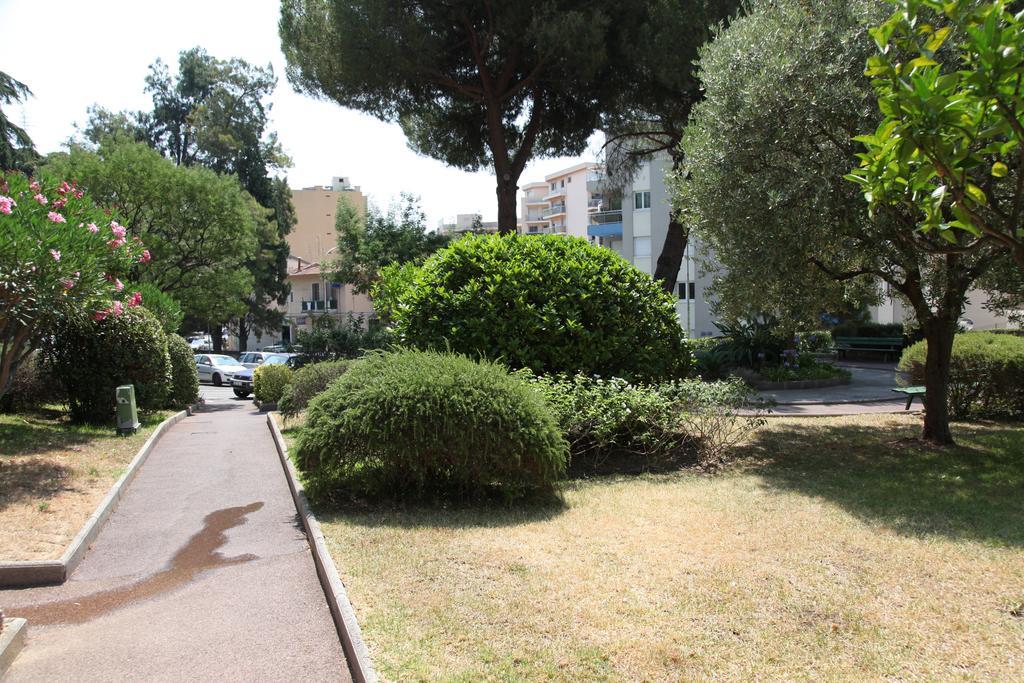 Les Glycines Apartman Menton Kültér fotó